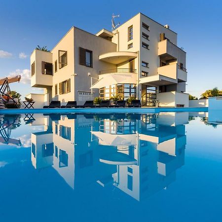 Apartments Menalo Затон Екстер'єр фото