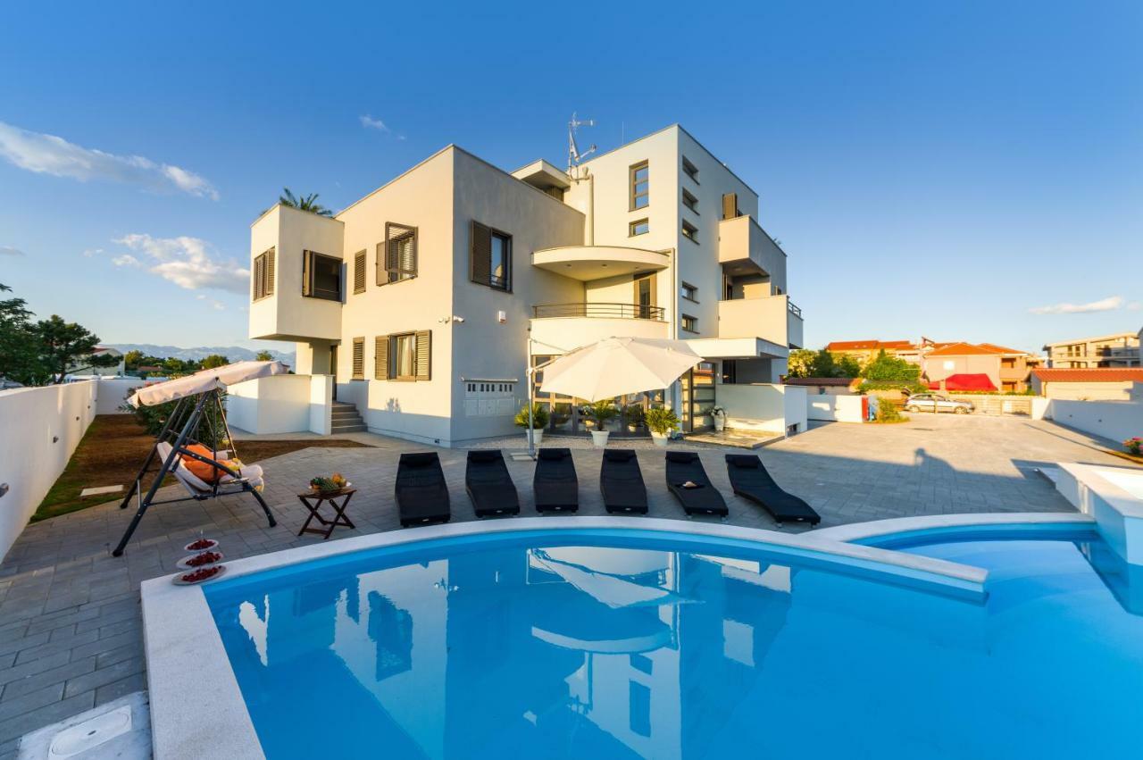 Apartments Menalo Затон Екстер'єр фото
