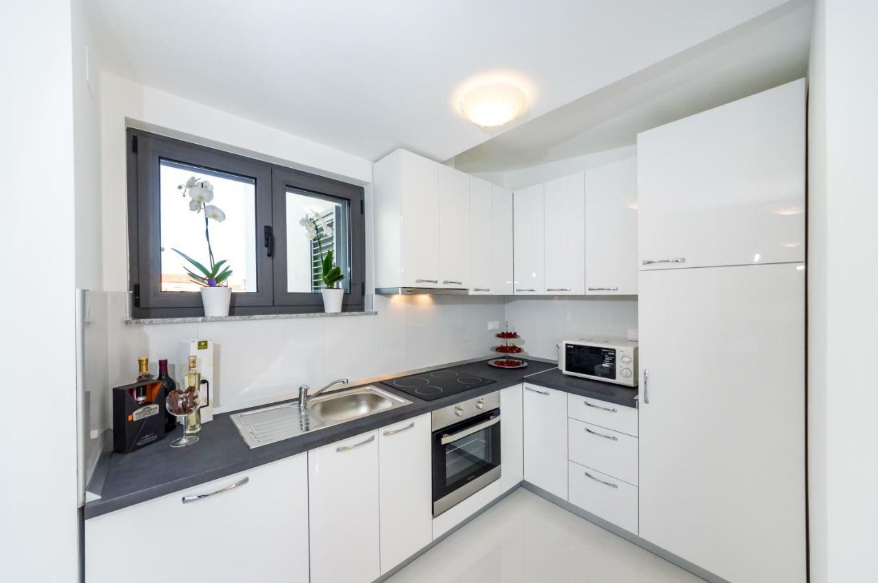 Apartments Menalo Затон Екстер'єр фото