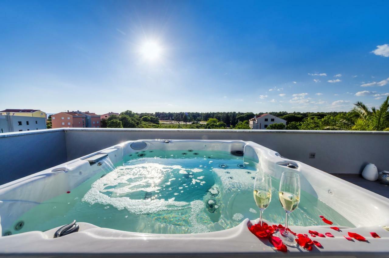 Apartments Menalo Затон Екстер'єр фото