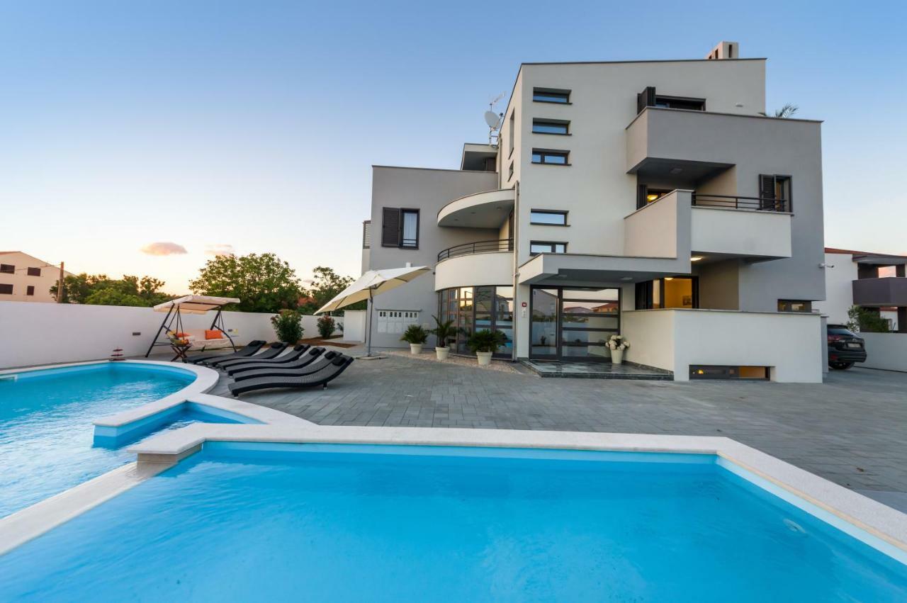 Apartments Menalo Затон Екстер'єр фото